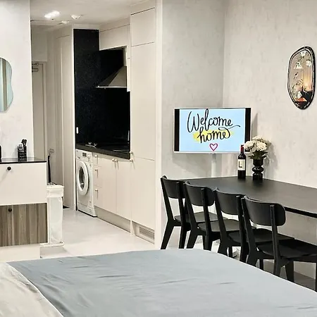 Euljiro 1-Ga 2Mins Apartment